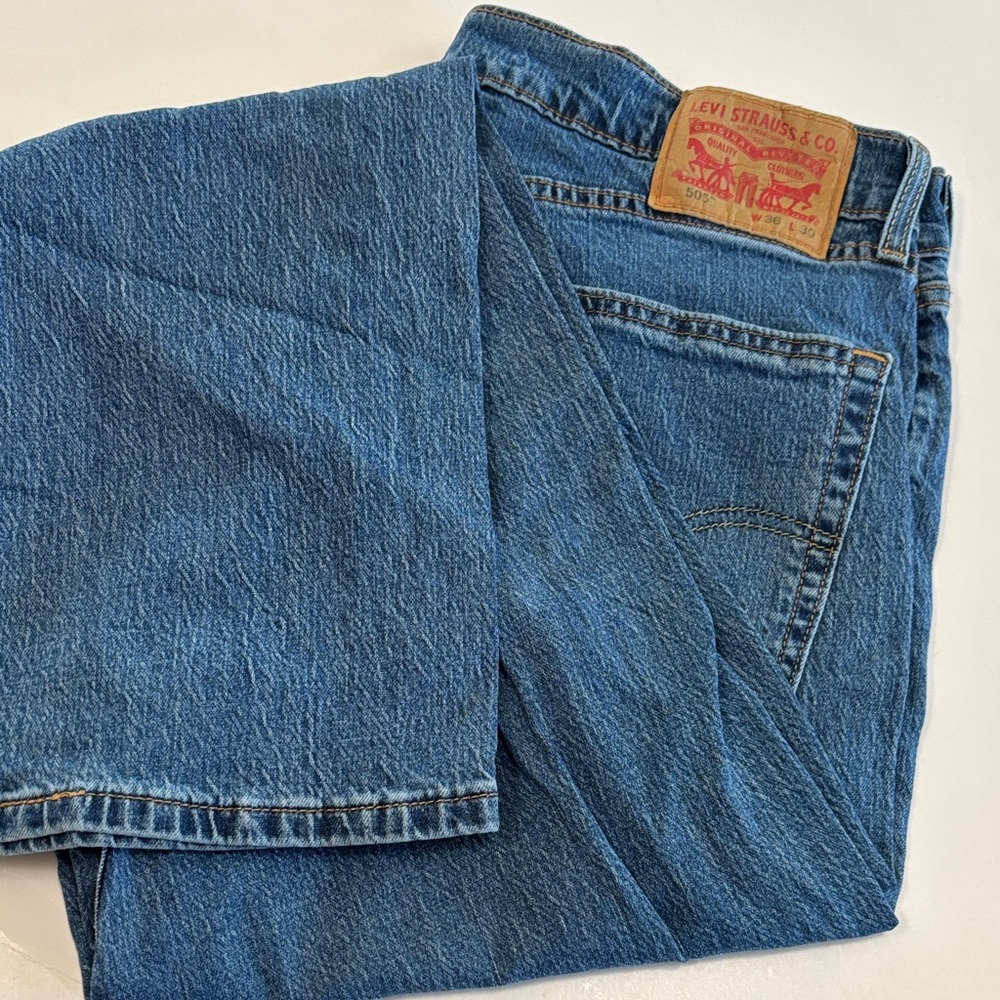 Levi's 505 Relaxed Fit Men's Blue Jeans 30x30 iconic 505 denim